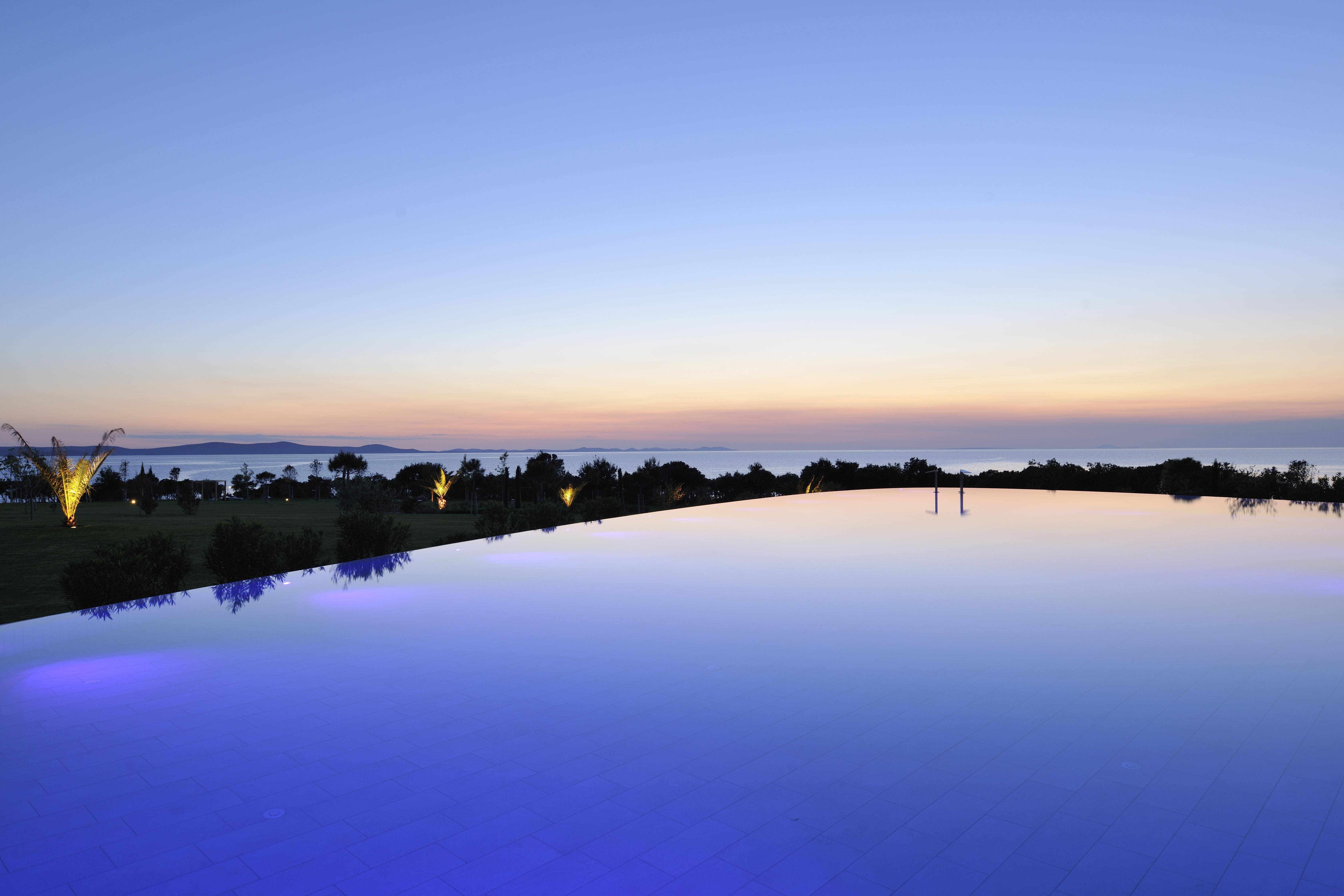 Falkensteiner Hotel & Spa Iadera Petrcane Eksteriør billede Sunset at the resort