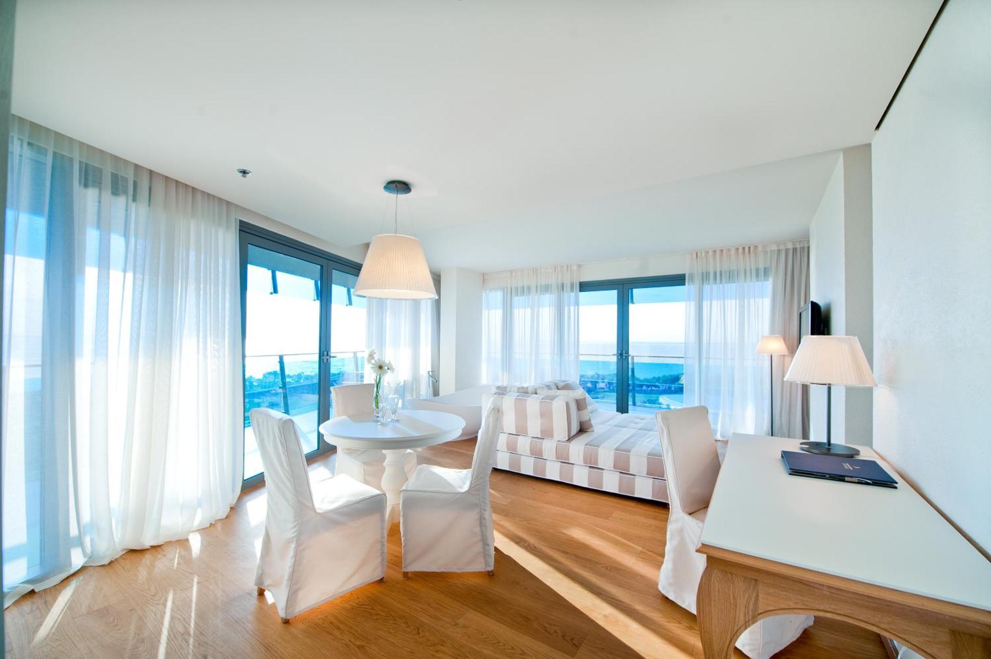 Falkensteiner Hotel & Spa Iadera Petrcane Værelse billede A suite at the hotel