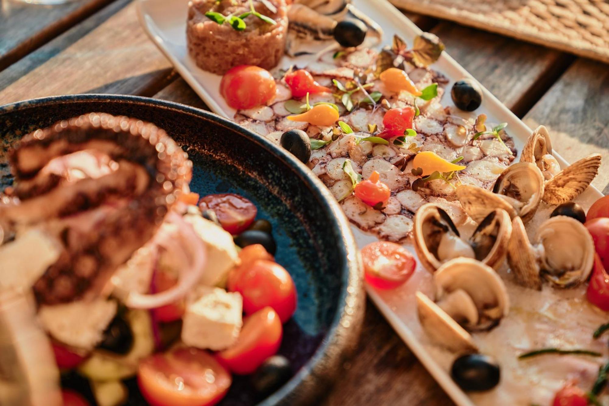 Falkensteiner Hotel & Spa Iadera Petrcane Eksteriør billede Meze